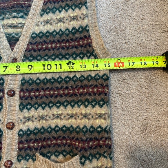 (Sold) Wool fairisle patterned cardigan vest - Picture 3 of 4